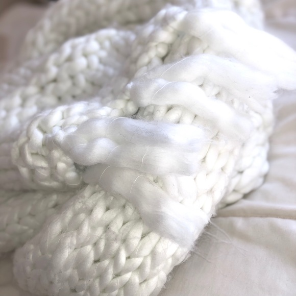 ❄️ NWT - Handmade Chunky Cozy Chenille White scarf - Picture 4 of 6
